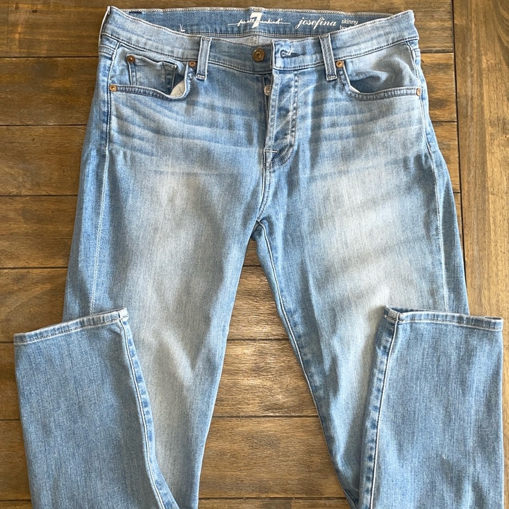 7Jeans Josefina Boyfriend fit, size28. Mid-rise, slim fit.